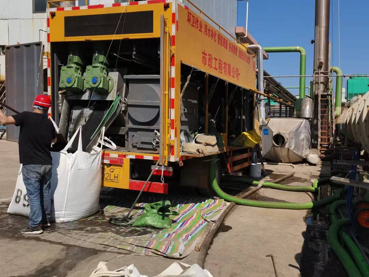 建昌淤泥压干处理